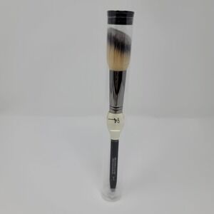 IT Cosmetics Heavenly Luxe French Boutique Blush Brush No 4 Makeup Tool